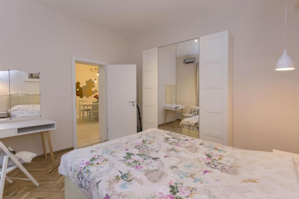 Graf Ignatiev Central Apartment Sofia Eksteriør bilde